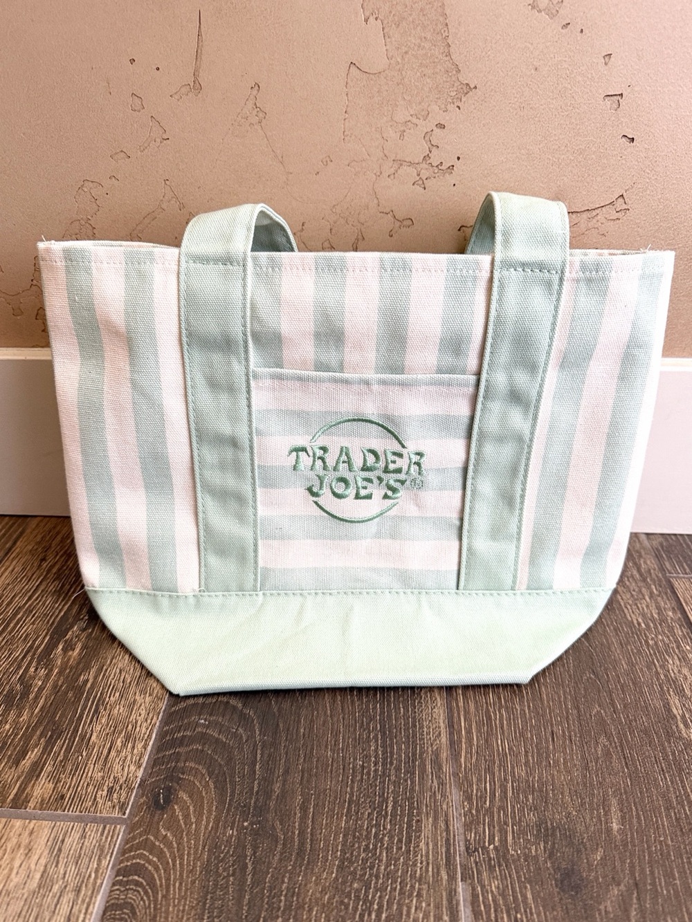 Trader Joe's Limited Edition Seafoam Green Mini Stripe Tote—Summer ‘26 Collector - Picture 7 of 8